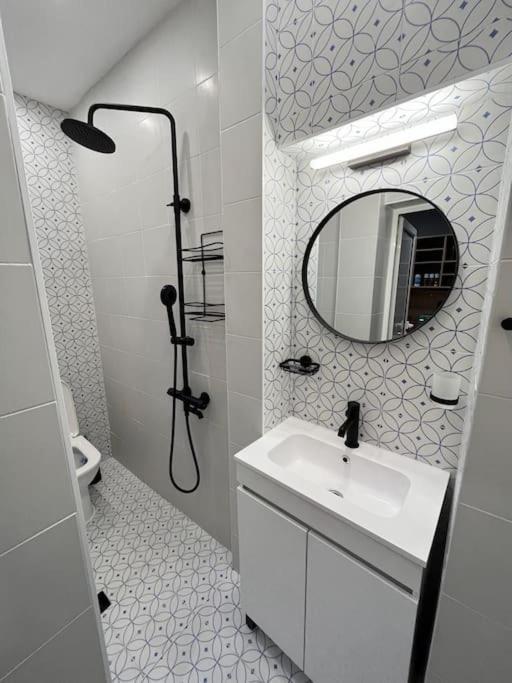 S Irma Apartment - In The Heart Of Sofia Esterno foto
