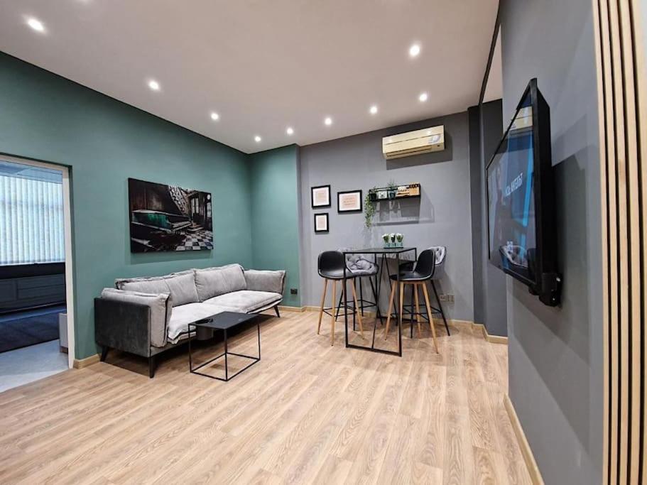 S Irma Apartment - In The Heart Of Sofia Esterno foto